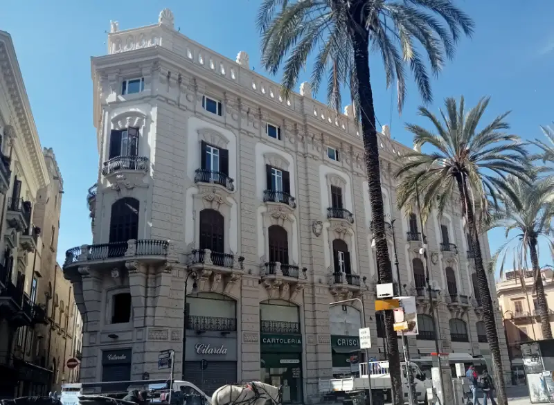 affitto breve Palermo centro palazzo In questa immagine è mostrato il palazzo del Prince Moncada affitto breve Palermo centro